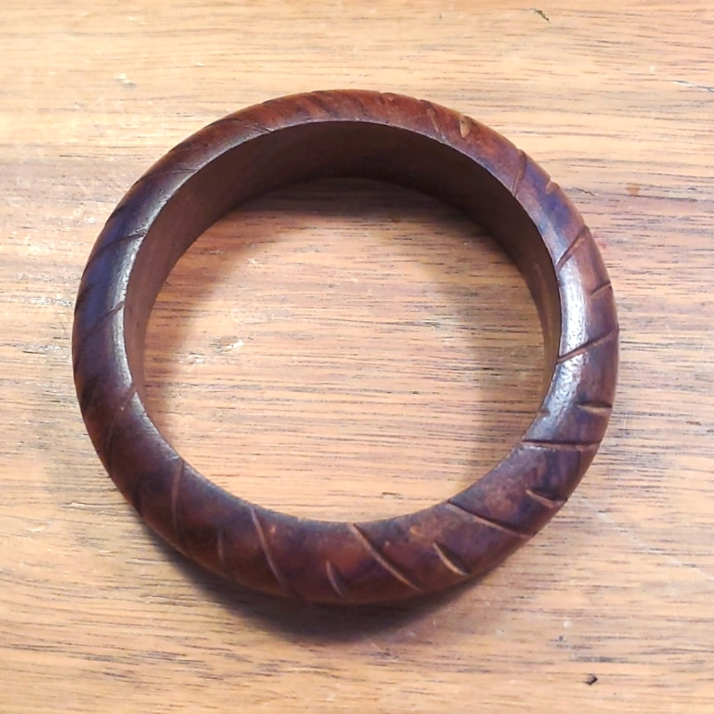 Vintage women brown wooden bangle bracelet